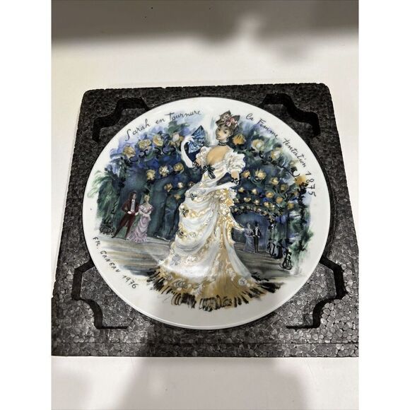Henri D’ Arceau L & Fils Limoges France “Sarah En Tournure” Collector Plate 1976 - Picture 3 of 7